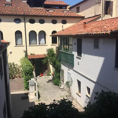 Residenza Giacomuzzi Nocleg ze śniadaniem